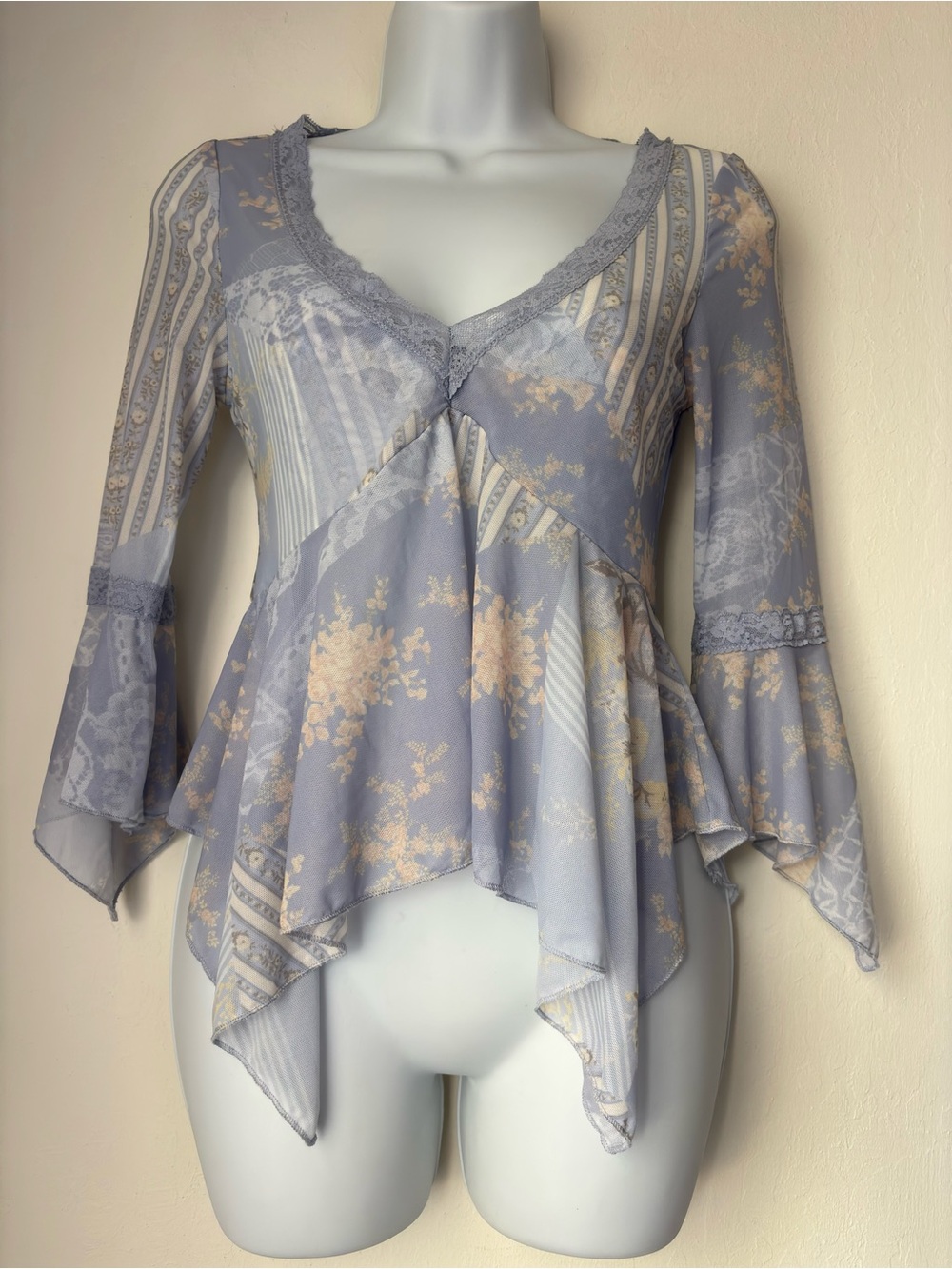 Urban Outfitters Kimchi Blue Sybil Witchy Mesh Top Size Medium NEW Fairy Sheer - Picture 2 of 13